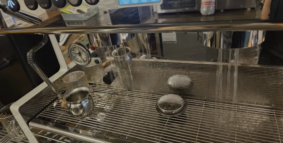 커피머신 누수 막힘 수리